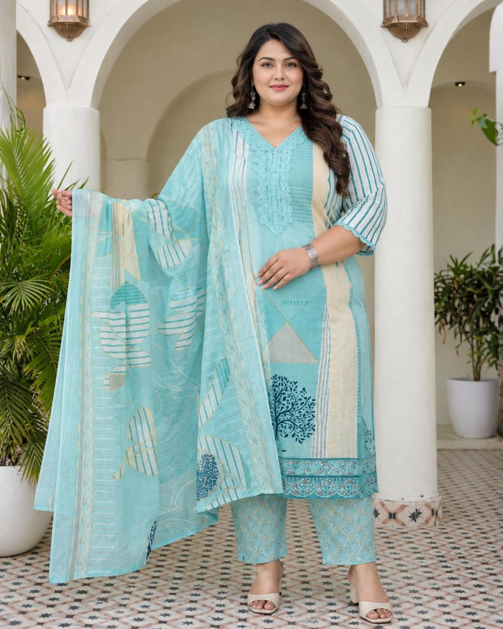36 B054 Plus Size - Image 1